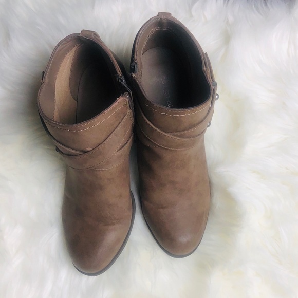 Indigo Rd brown booties - Picture 2 of 5